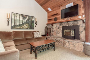 Snowflower #47 - Updated 2 Bedroom & Loft, 3 Bath, Sleeps 8, Steps away from Free Town Shuttle